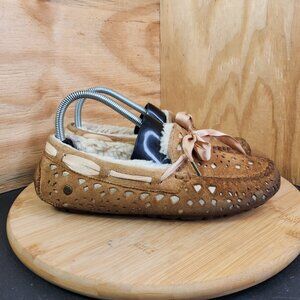Ugg Womens Dakota Sunshine Flora Perforated Chestnut Moccasin Suede Slippers